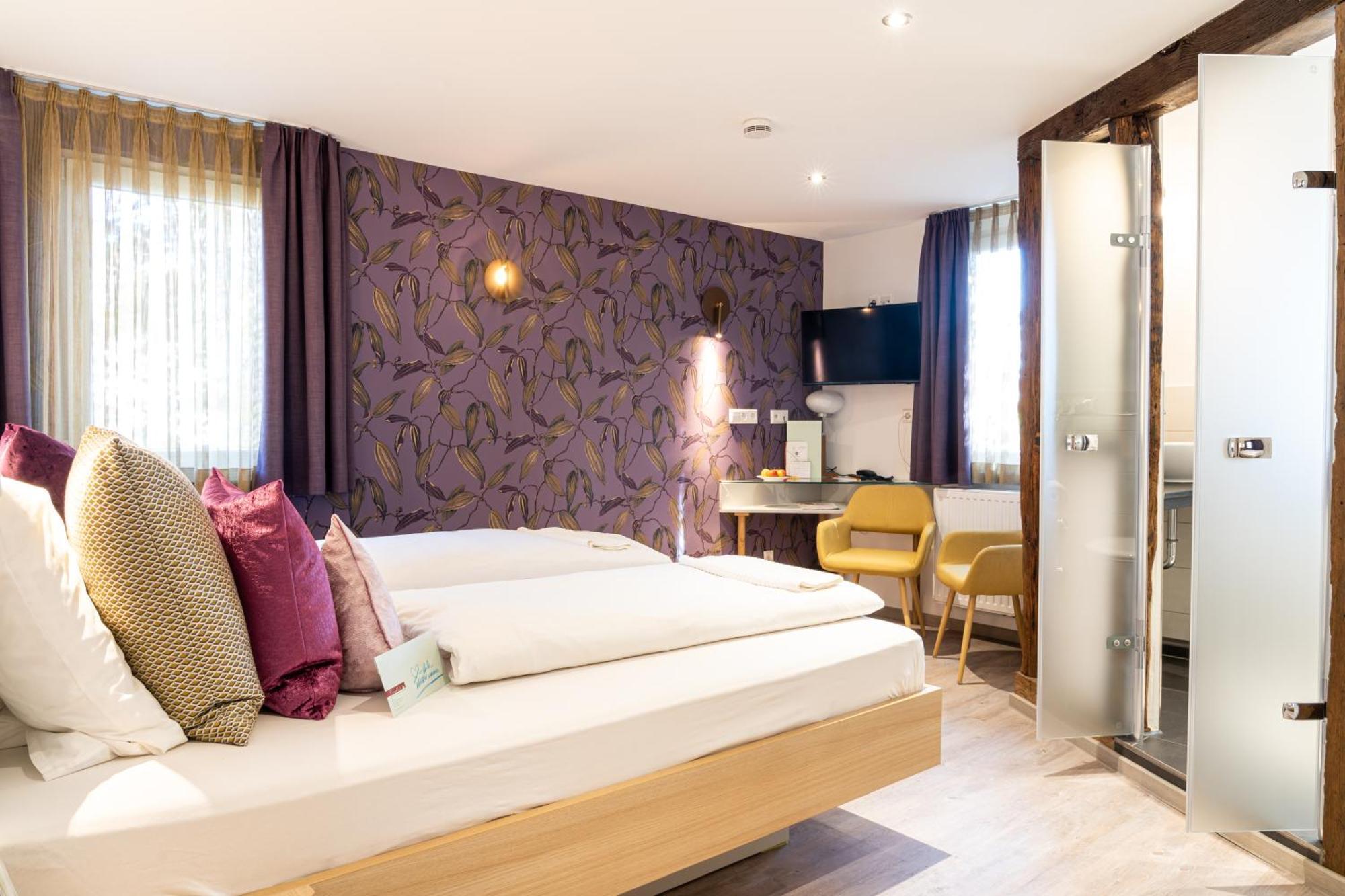 Hotel Restaurant Krehl'S Linde Stuttgart Bagian luar foto