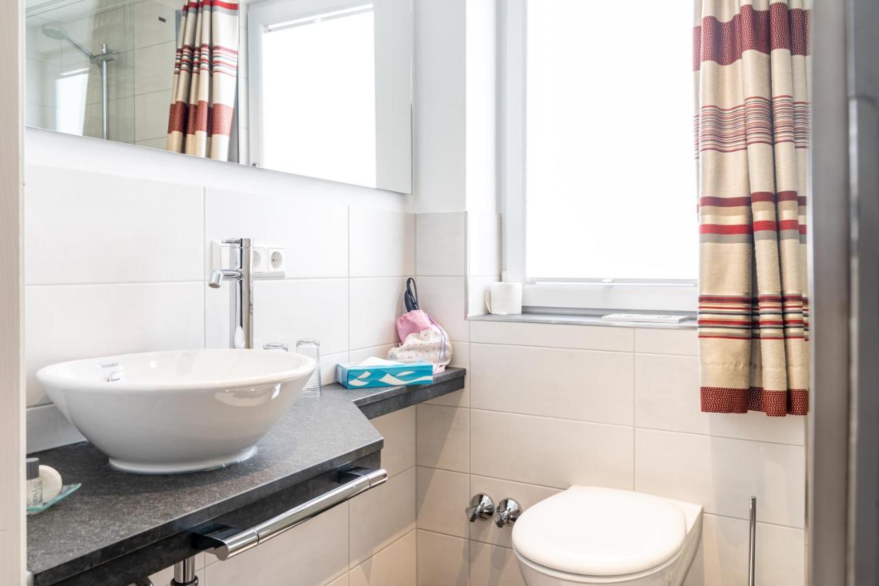 Hotel Restaurant Krehl'S Linde Stuttgart Bagian luar foto