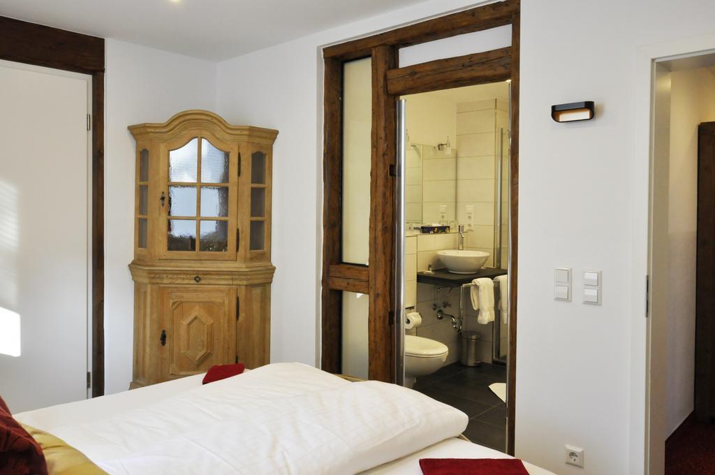 Hotel Restaurant Krehl'S Linde Stuttgart Bagian luar foto