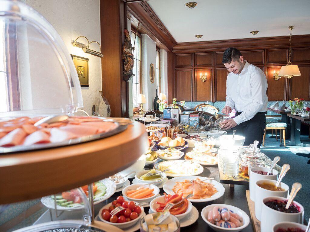 Hotel Restaurant Krehl'S Linde Stuttgart Bagian luar foto